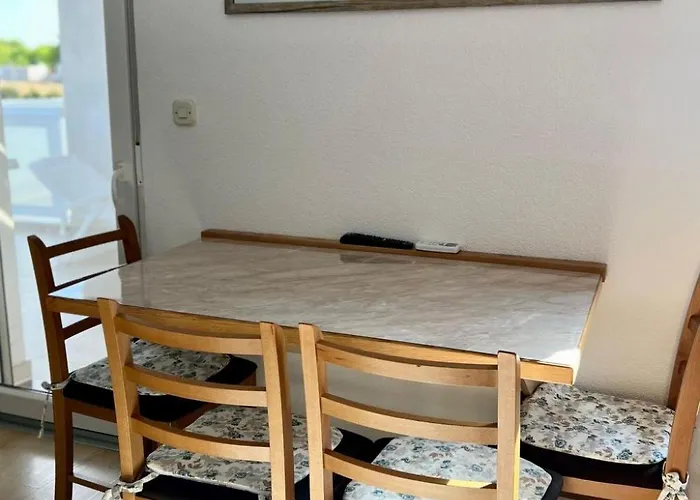 App Kajtazovic 5 By Interhome Вир